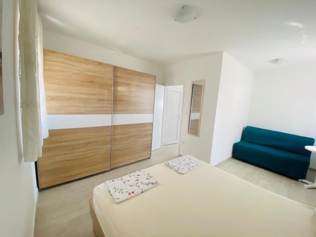 Apartmani Mentha & Lipa Novi Vinodolski Exterior photo